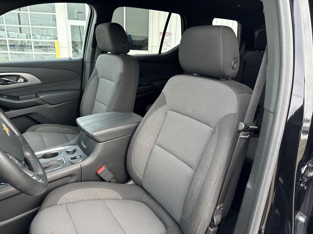used 2023 Chevrolet Traverse car, priced at $31,628