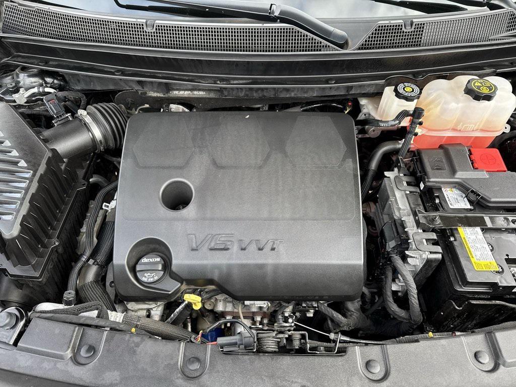 used 2023 Chevrolet Traverse car, priced at $30,451