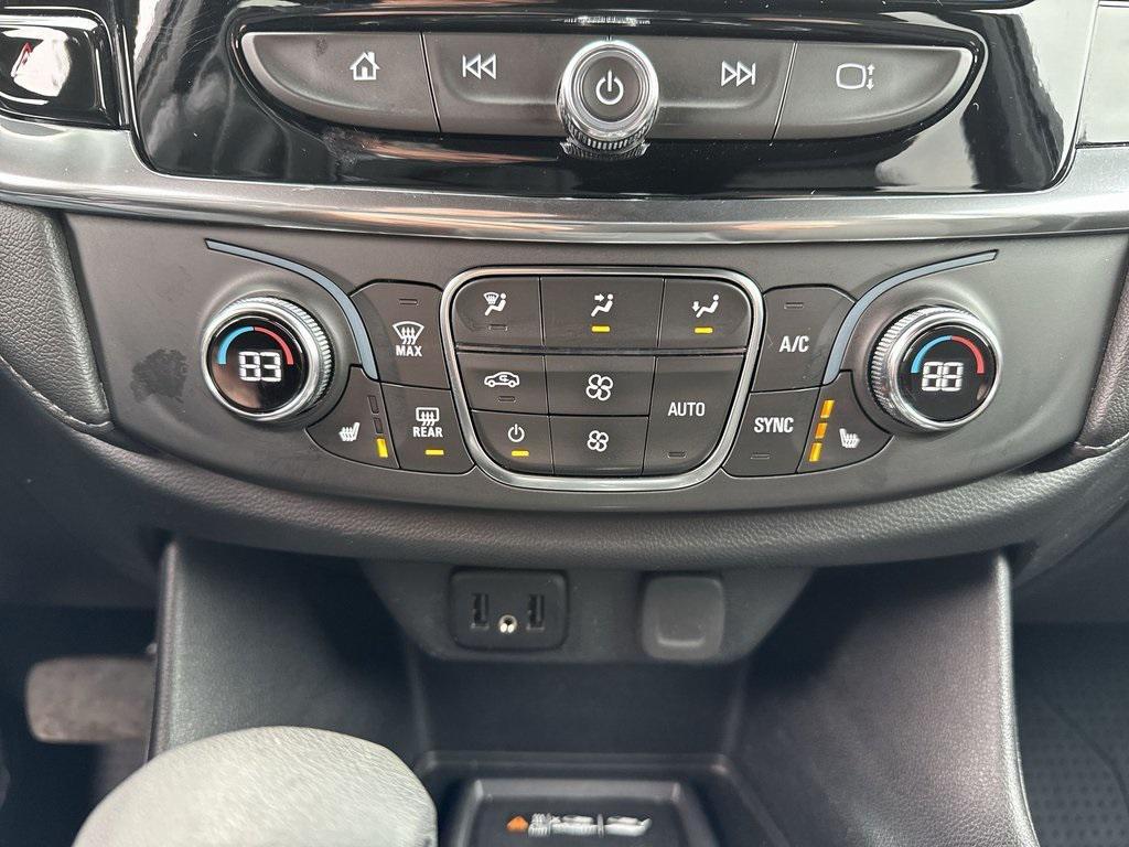 used 2023 Chevrolet Traverse car, priced at $30,451