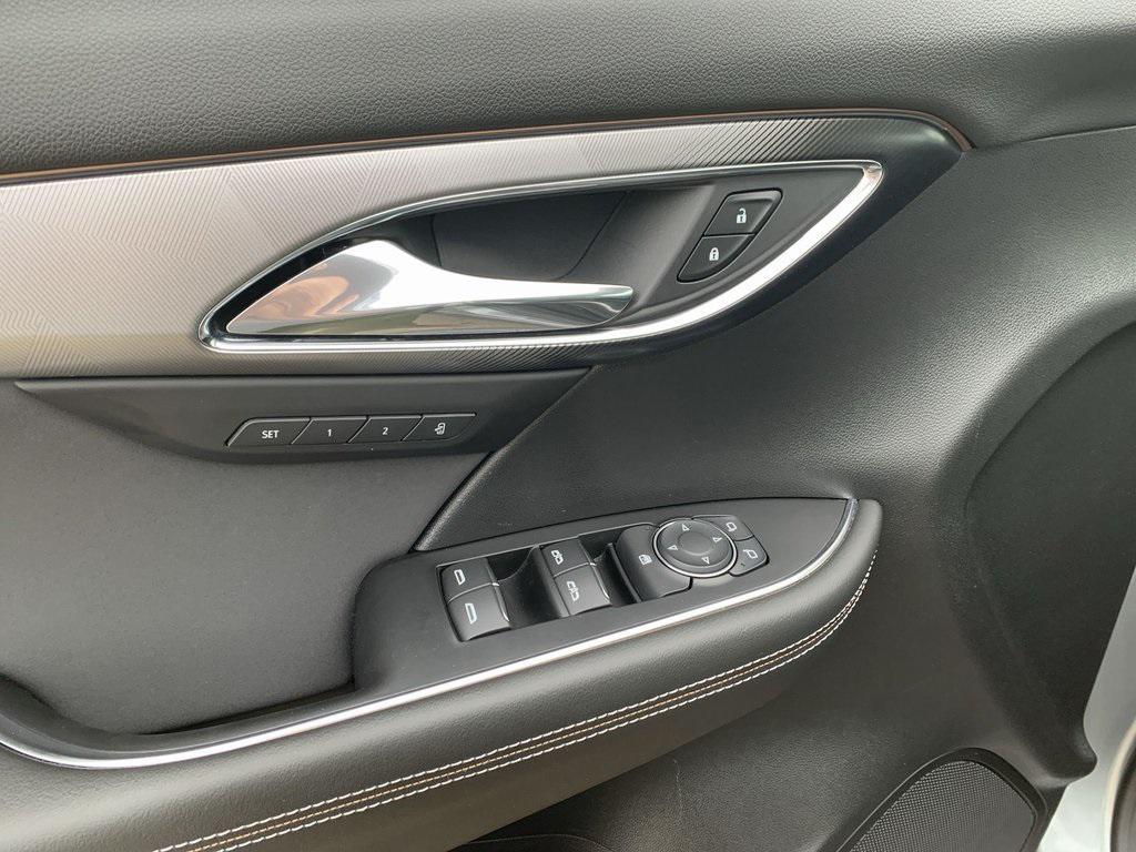 used 2025 Buick Envision car, priced at $30,369