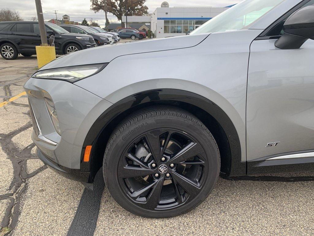 used 2025 Buick Envision car, priced at $30,369