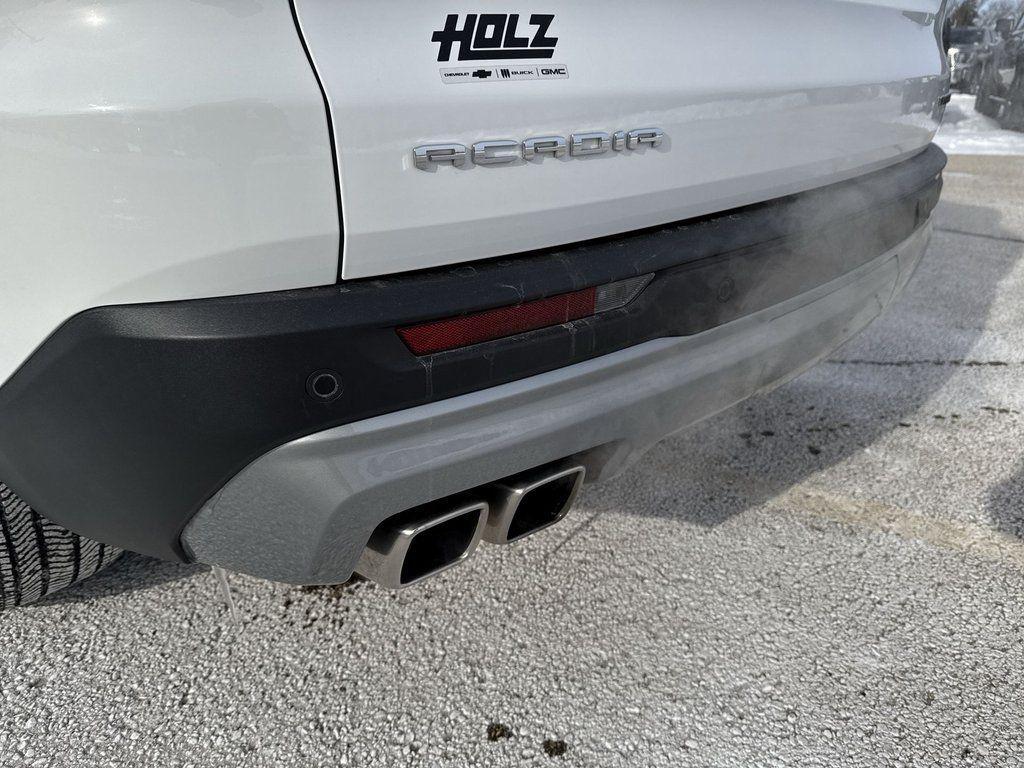 new 2025 GMC Acadia car, priced at $42,154