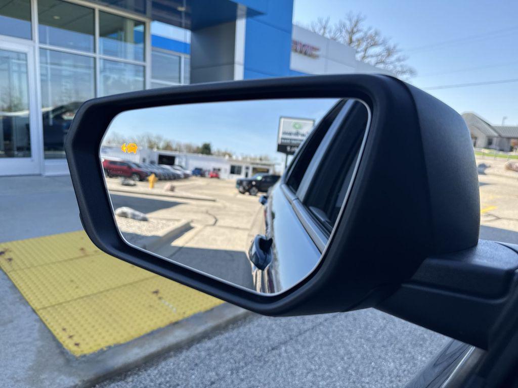 used 2024 Chevrolet Equinox car, priced at $20,290