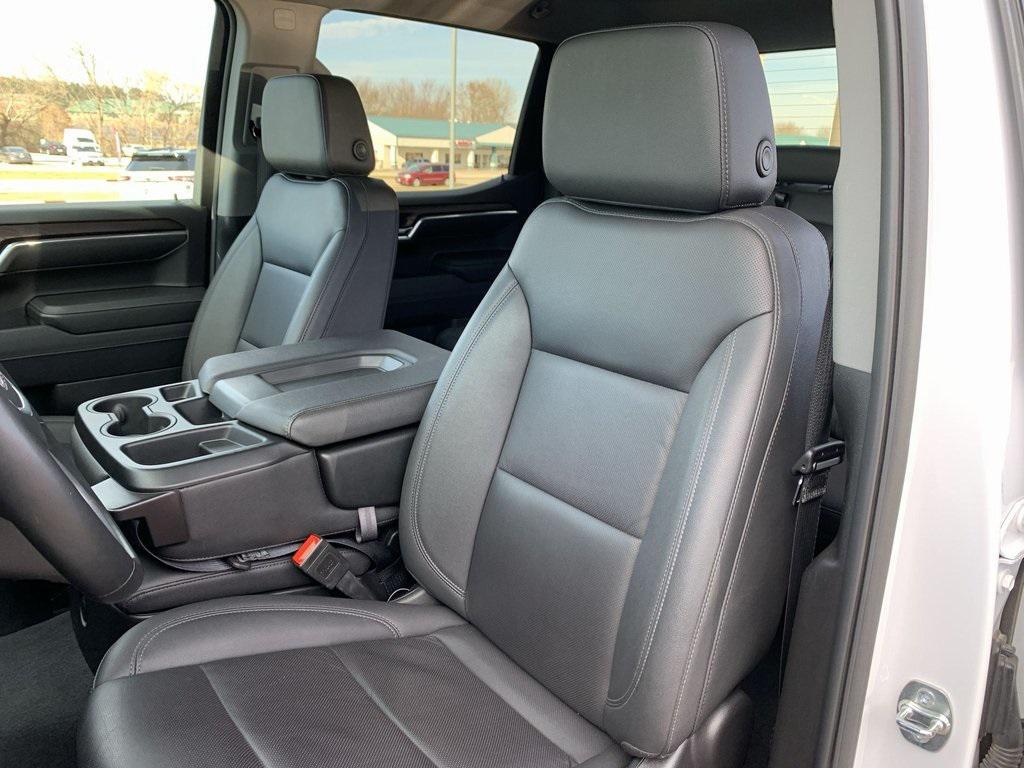 used 2025 GMC Sierra 1500 car, priced at $42,324