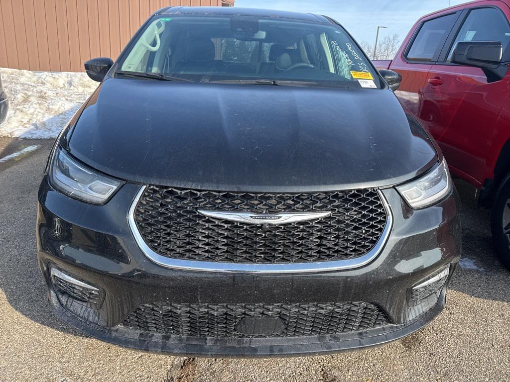 used 2023 Chrysler Pacifica car, priced at $25,351