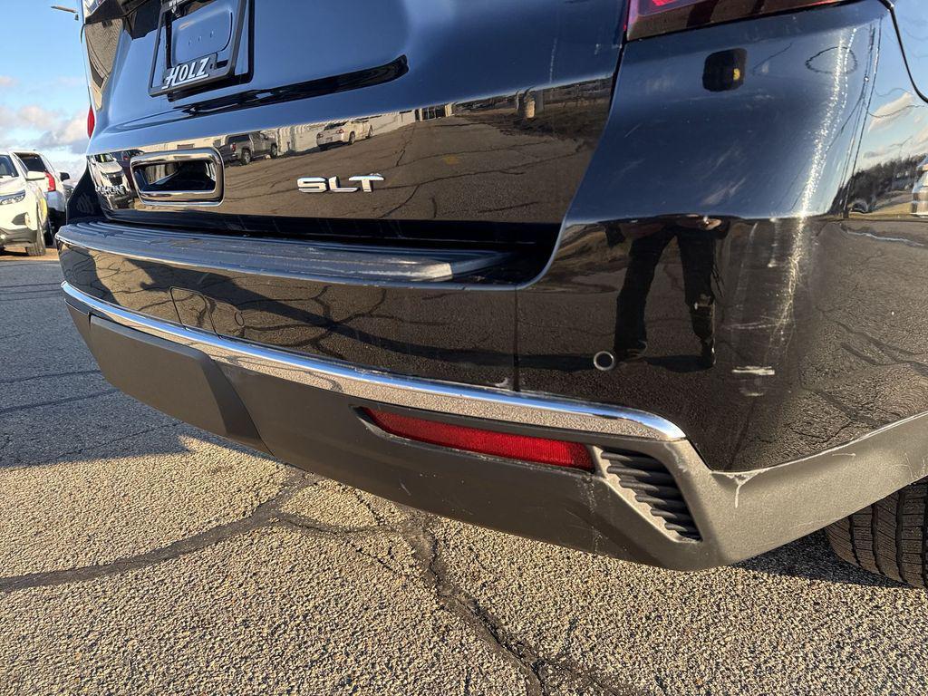 used 2021 GMC Yukon XL car, priced at $46,389