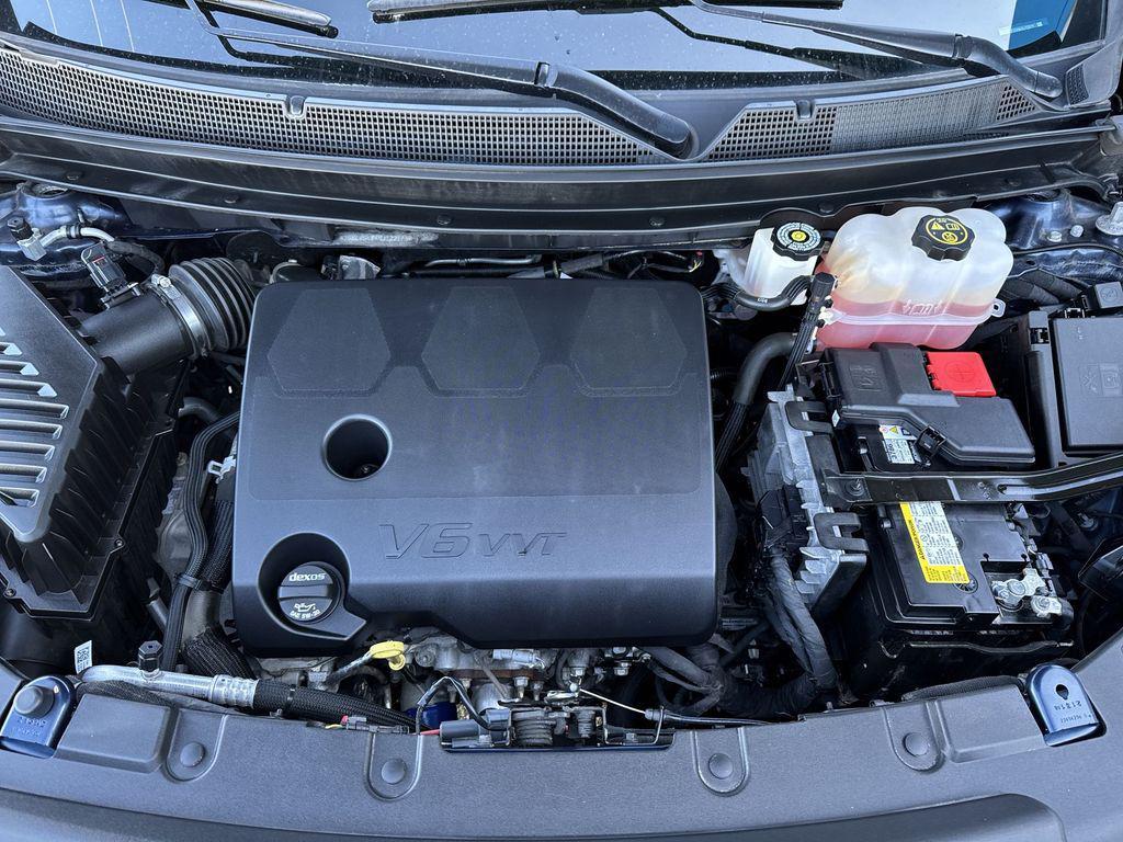 used 2022 Chevrolet Traverse car, priced at $25,153