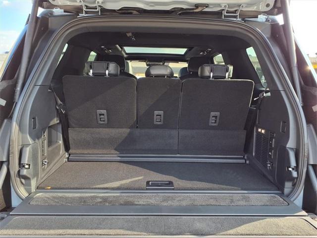 new 2025 Lincoln Navigator car, priced at $105,778