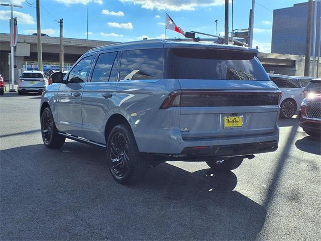 new 2025 Lincoln Navigator car, priced at $99,442