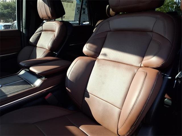 new 2025 Lincoln Navigator car, priced at $99,442