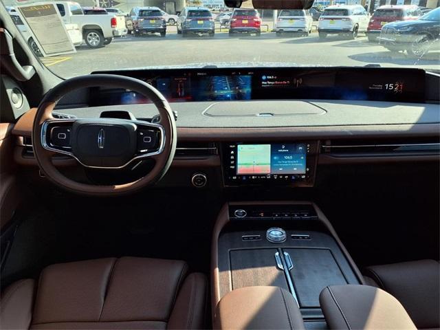 new 2025 Lincoln Navigator car, priced at $99,442