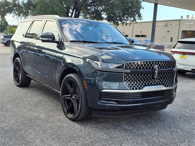 new 2025 Lincoln Navigator car, priced at $99,058