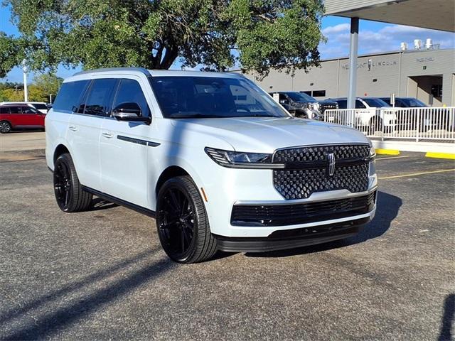 new 2025 Lincoln Navigator car, priced at $99,926