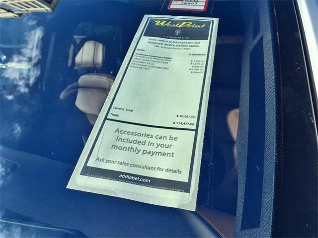 new 2025 Lincoln Navigator car, priced at $99,926