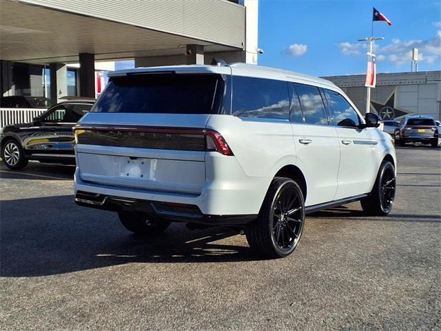 new 2025 Lincoln Navigator car, priced at $99,926