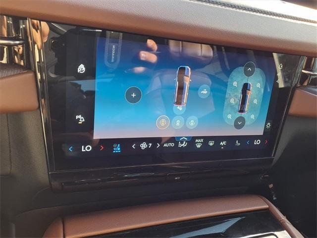 new 2025 Lincoln Navigator car, priced at $99,926