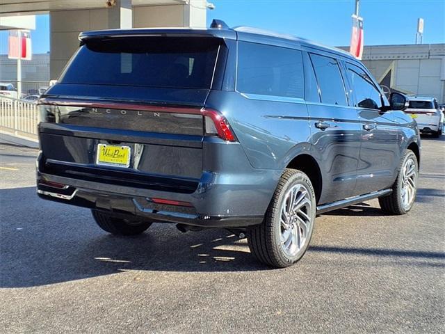 new 2025 Lincoln Navigator car, priced at $100,162