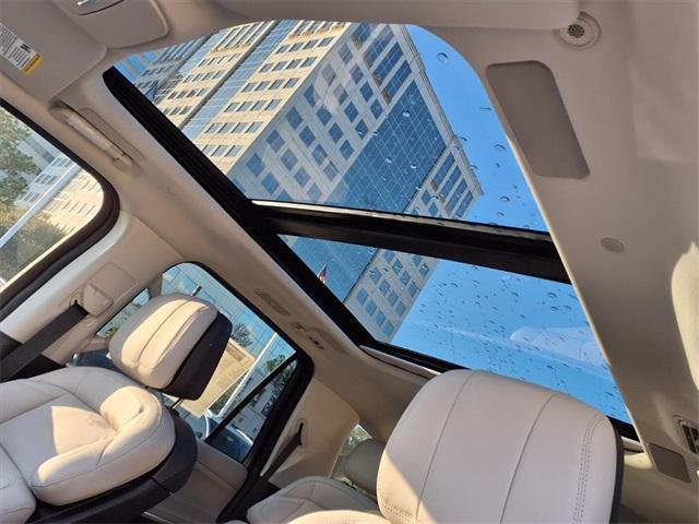 new 2025 Lincoln Navigator car, priced at $102,418