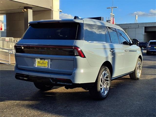 new 2025 Lincoln Navigator car, priced at $102,418