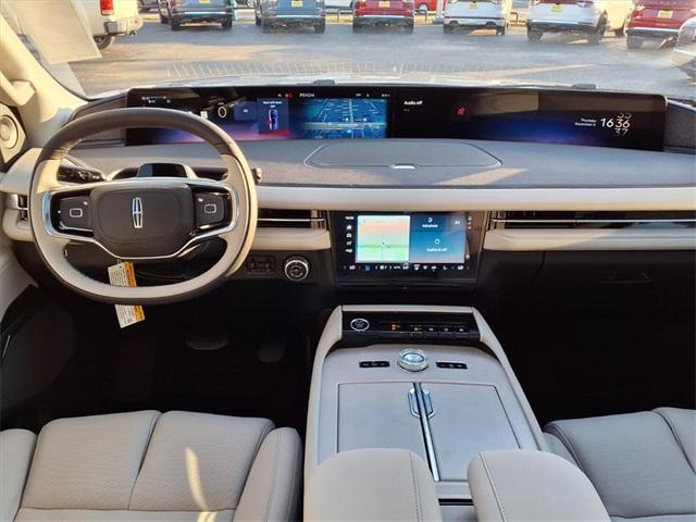 new 2025 Lincoln Navigator car, priced at $102,418