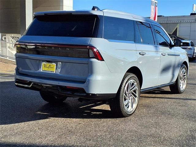 new 2025 Lincoln Navigator car, priced at $100,349