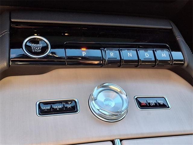 new 2025 Lincoln Navigator car, priced at $100,162