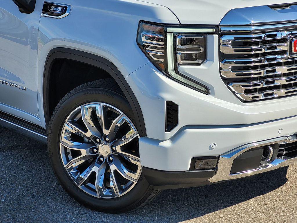 new 2026 GMC Sierra 1500 car, priced at $70,901