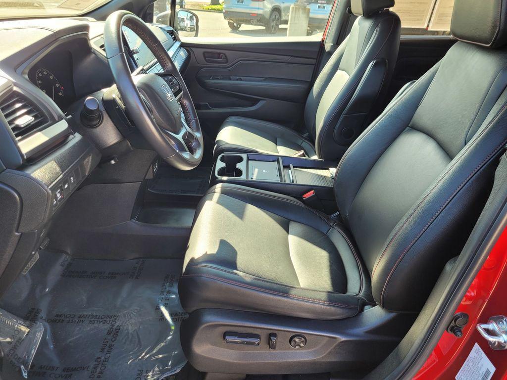 used 2025 Honda Odyssey car, priced at $35,484