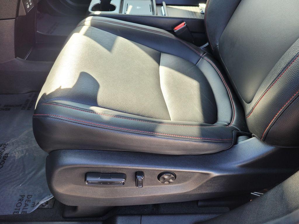 used 2025 Honda Odyssey car, priced at $35,484