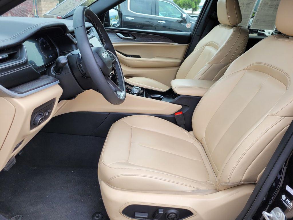 used 2024 Jeep Grand Cherokee car, priced at $30,095