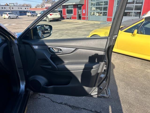 used 2019 Nissan Rogue car, priced at $17,987