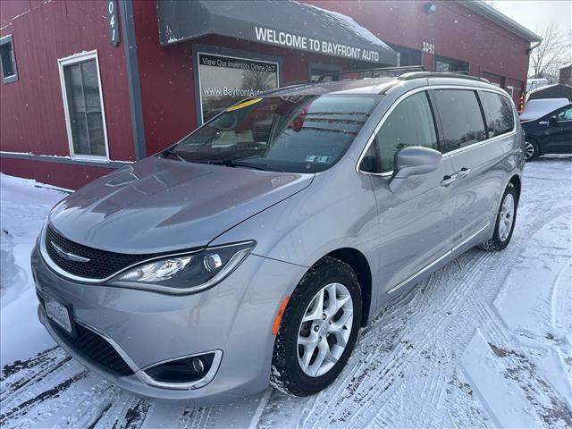 used 2017 Chrysler Pacifica car, priced at $15,987