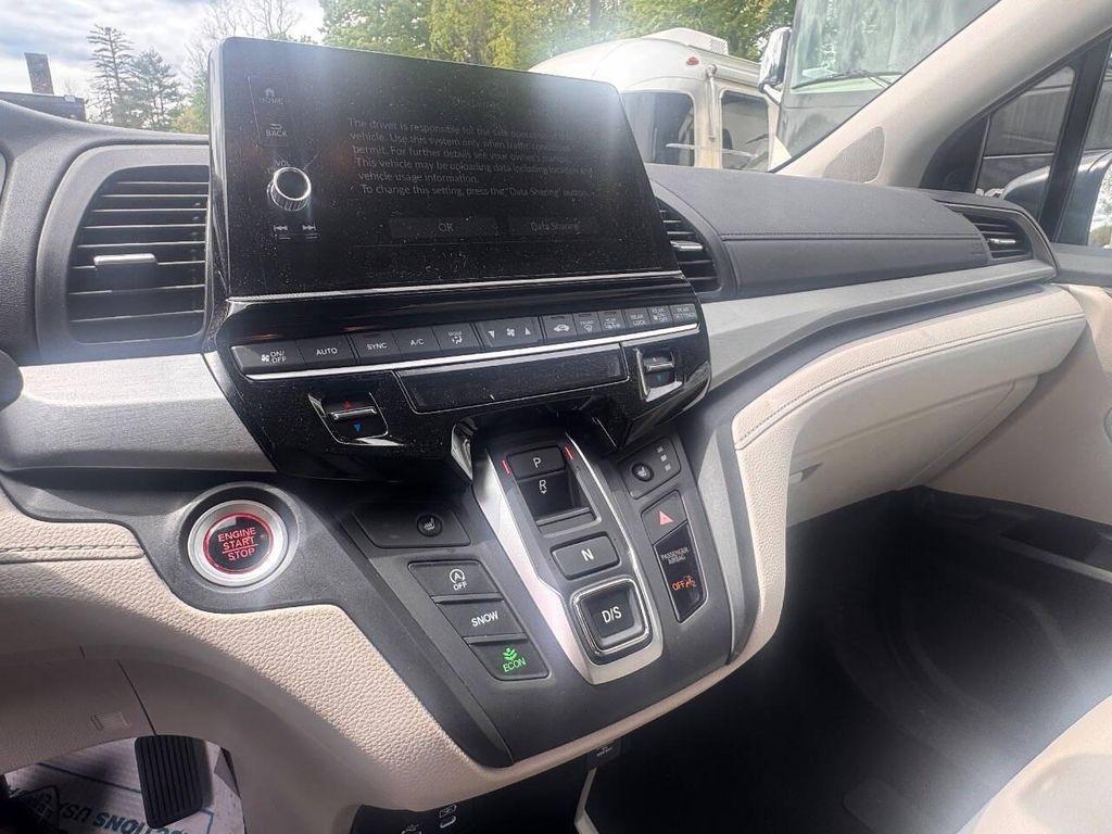 used 2025 Honda Odyssey car, priced at $36,995