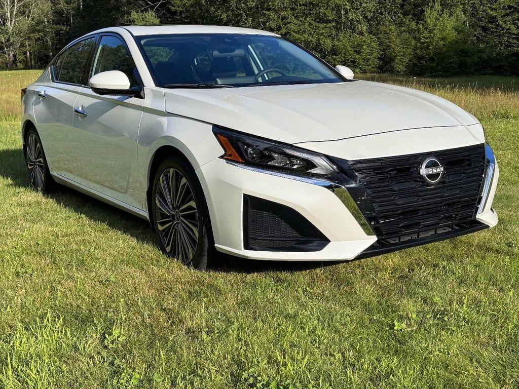 used 2025 Nissan Altima car