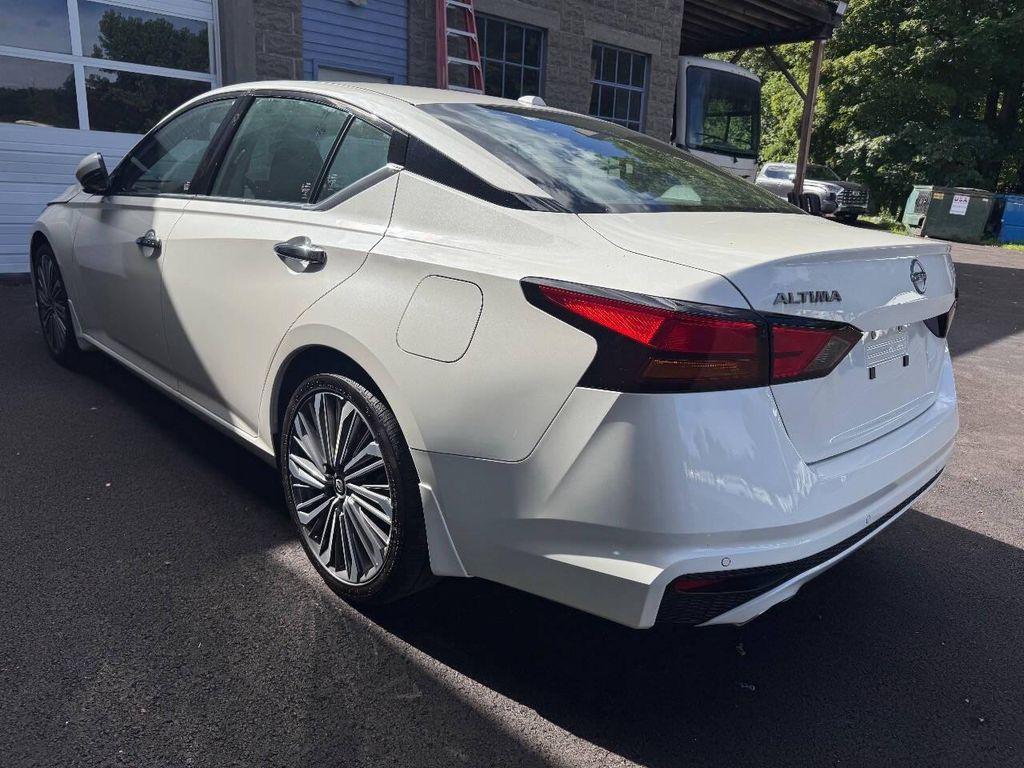 used 2025 Nissan Altima car