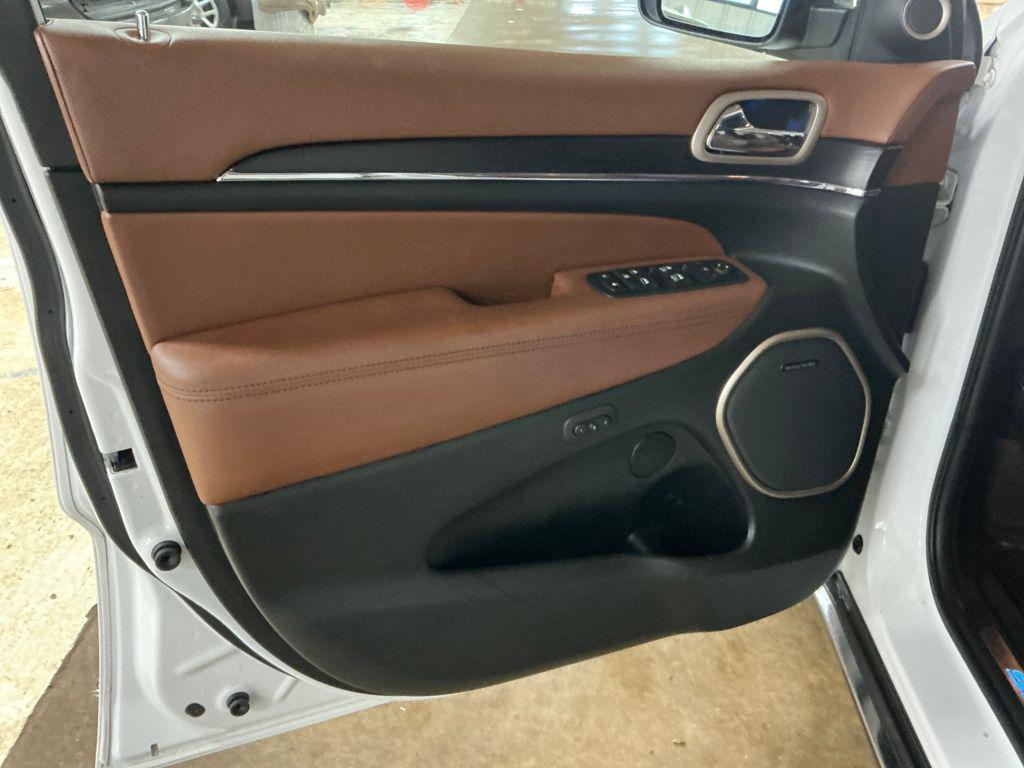 used 2015 Jeep Grand Cherokee car, priced at $13,933