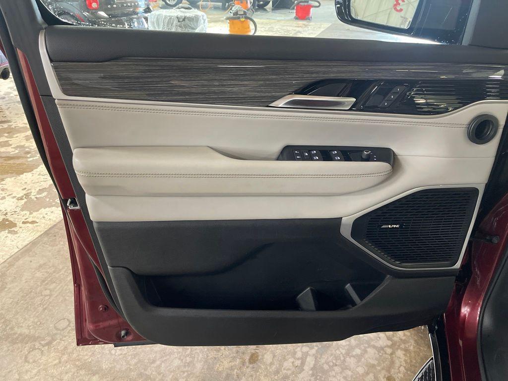 used 2022 Jeep Wagoneer car, priced at $32,377