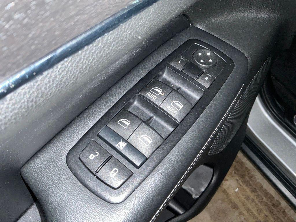 used 2015 Jeep Grand Cherokee car, priced at $12,511