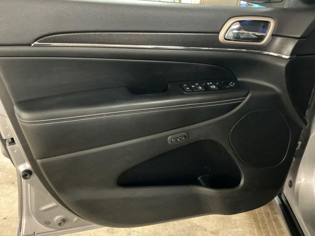 used 2015 Jeep Grand Cherokee car, priced at $12,511