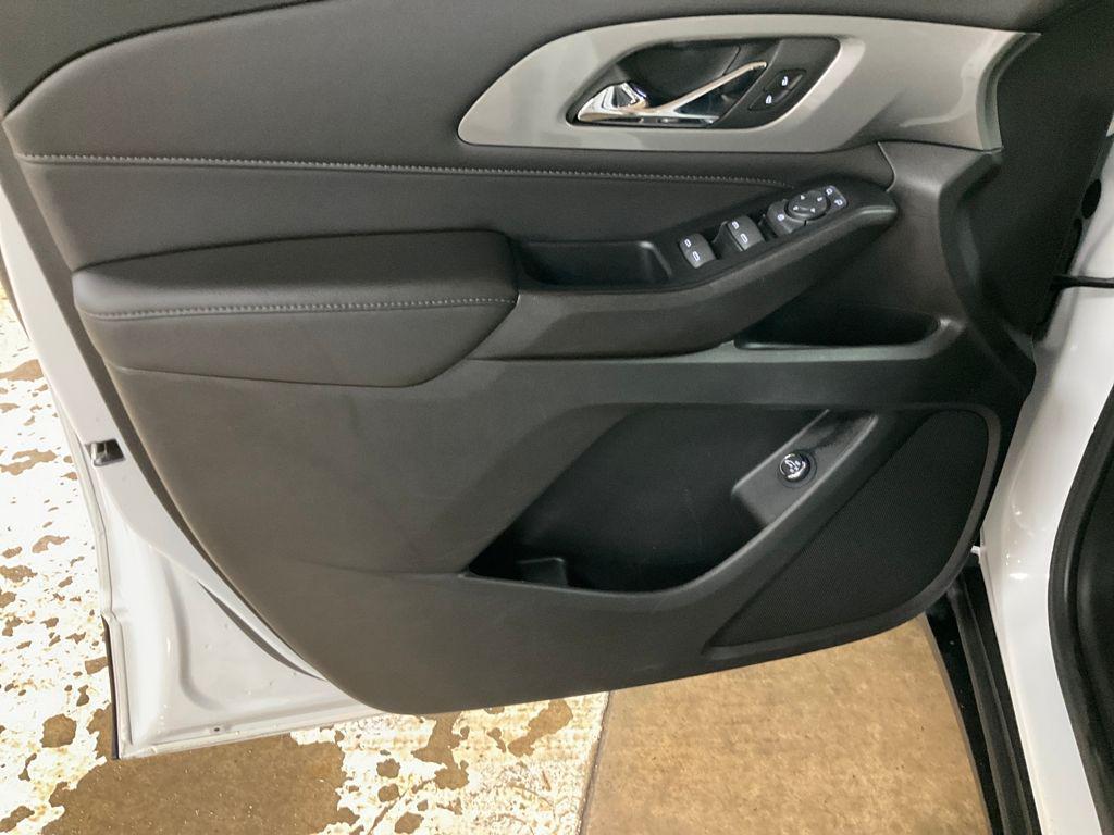 used 2023 Chevrolet Traverse car, priced at $31,411