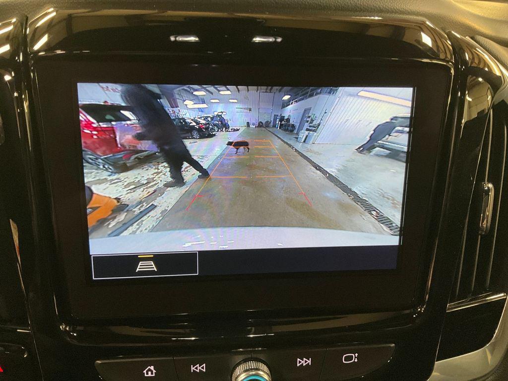 used 2023 Chevrolet Traverse car, priced at $31,411