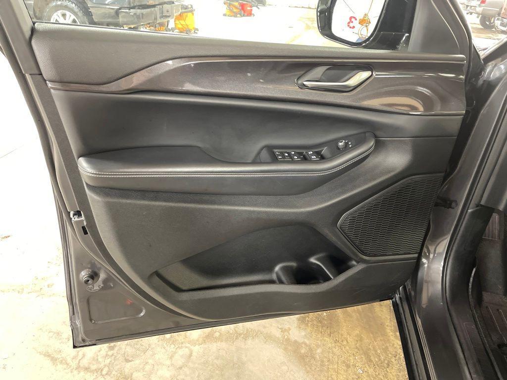 used 2023 Jeep Grand Cherokee car, priced at $31,511