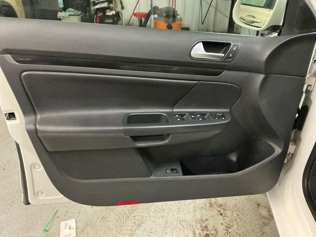 used 2014 Volkswagen Jetta SportWagen car, priced at $6,911