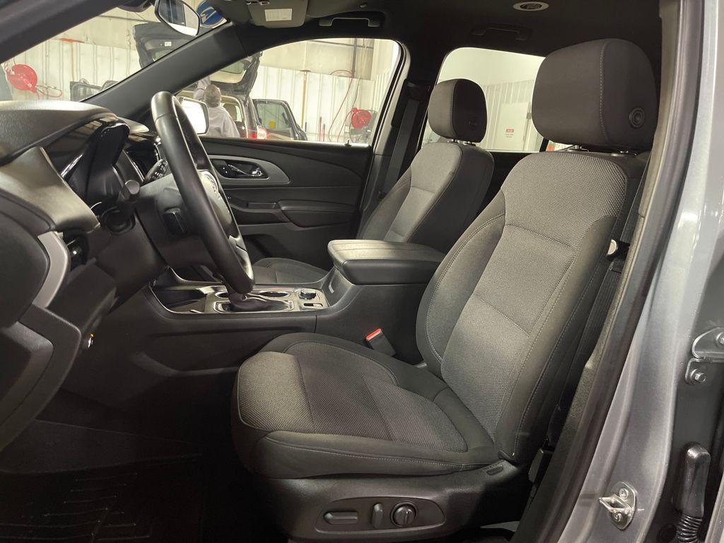 used 2023 Chevrolet Traverse car, priced at $27,433