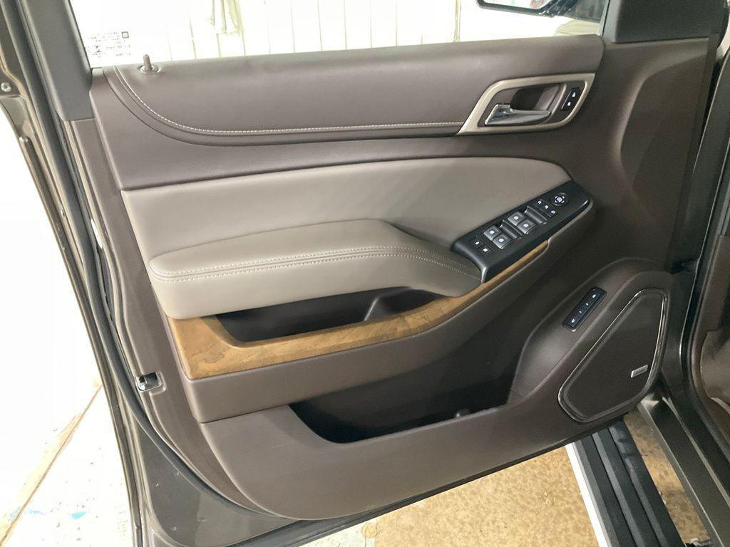 used 2020 GMC Yukon XL car, priced at $25,911