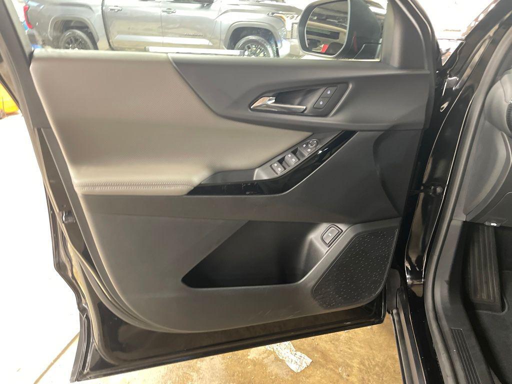 used 2025 Chevrolet Equinox car, priced at $27,911