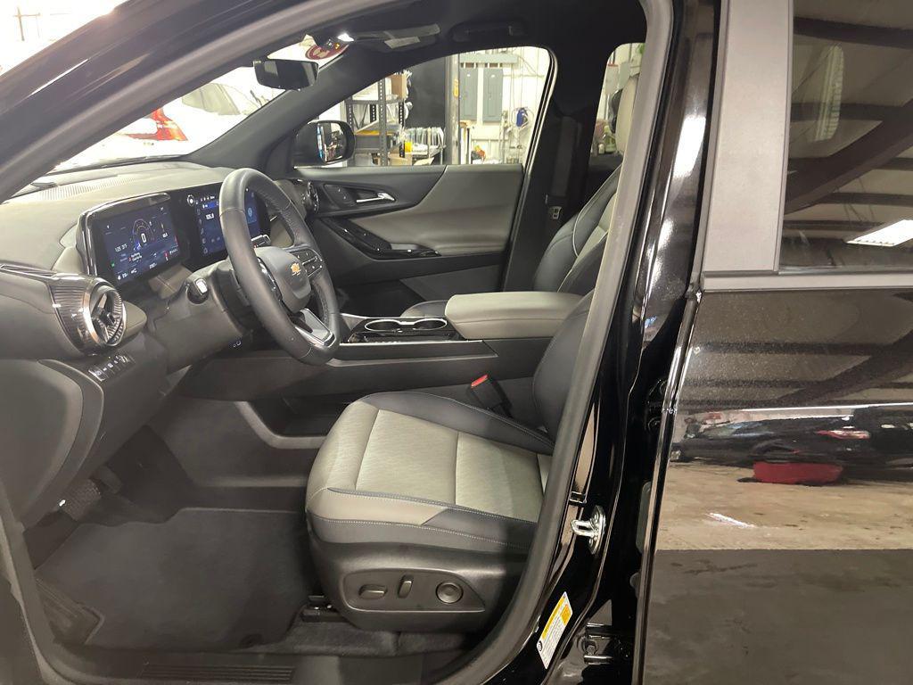 used 2025 Chevrolet Equinox car, priced at $27,911