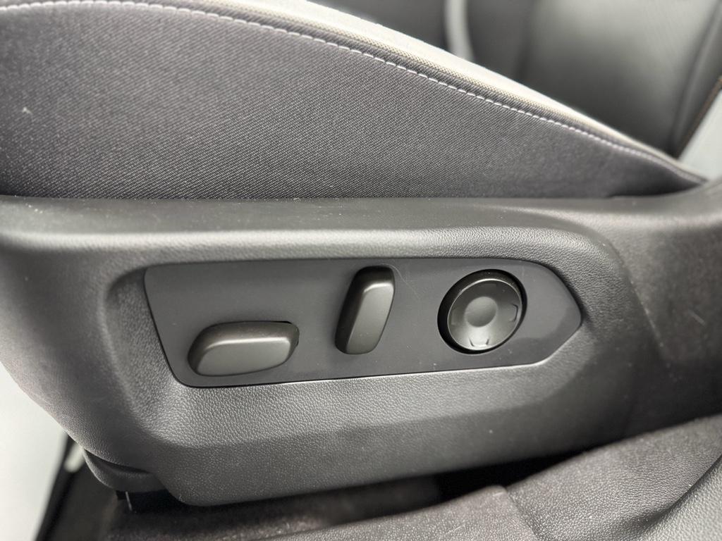 used 2025 Buick Envision car, priced at $31,495