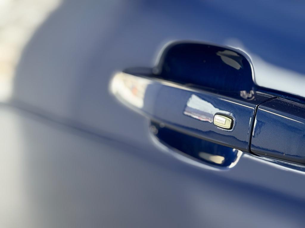 used 2023 GMC Acadia car, priced at $26,995