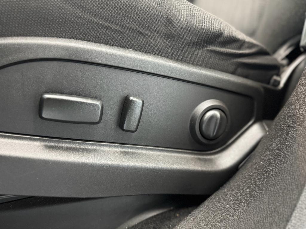 used 2015 Chevrolet Traverse car, priced at $13,995